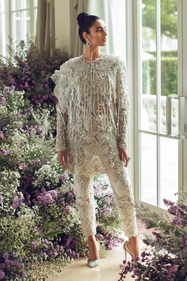 Suffuse Luxe Flporaison Cape White